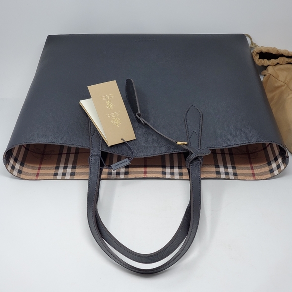 💯 Auth Burberry Reversible Black & Beige Tote Bag - Picture 4 of 8